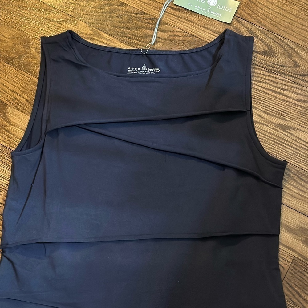 Neon Buddha Classy asymmetrical Tank Top - Picture 5 of 6